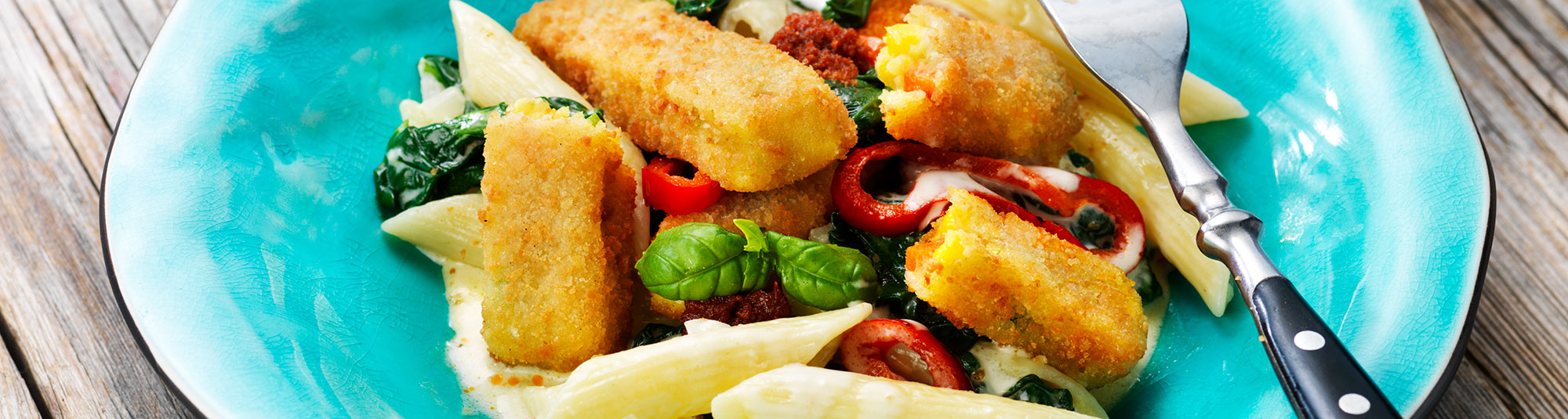 Vegepuikot & pasta pinaatilla ja chilillä