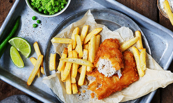 Fish & Chips hernepyreellä ja remouladella