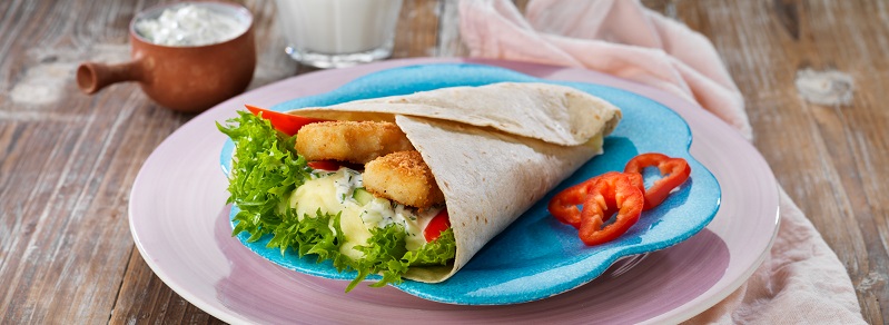 Gluteenittomatkalapuikot ohutleipärullassa&nbsp;