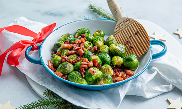 Ruusukaali ja paistettu pekoni