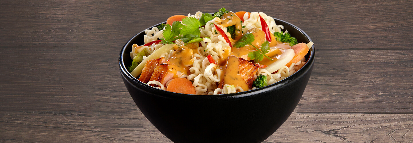 Wok punaisella currylla